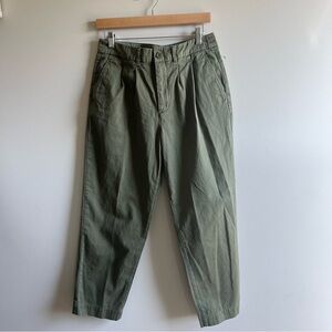 AYR Metropolitan Pleated Trousers Women’s Relaxed Taper Crop Army Green Size 8